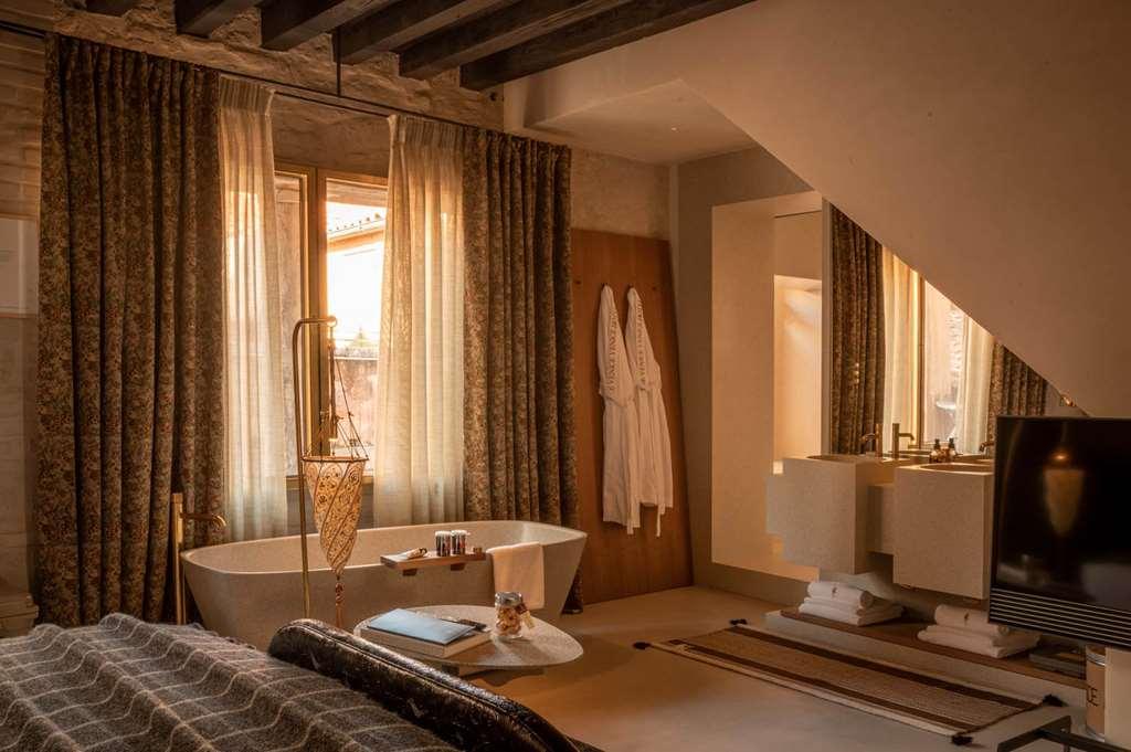 Hotel The Venecia